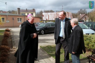 Zdjęcie do: Ks. Bp Diecezjalny Dr Ryszard Kasyna z gościnną wizytą w UG w Tuchomiu