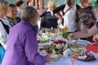 Zdjęcie do: Festiwal smaków regionalnych wraz z wyposażeniem zaplecza kuchennego, zakupem strojów dla członkiń KGW oraz budową małej infrastruktury turystycznej przy Wiejskim Ośrodku Kultury w Trzebiatkowej