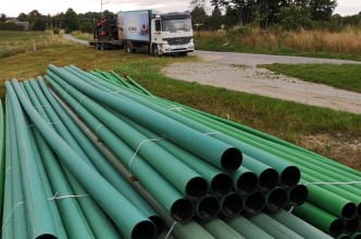 Zdjęcie do: Rozpoczęto budowę sieci kanalizacyjnej w Trzebiatkowej