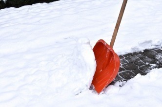 Zdjęcie do: Przypominamy o obowiązku odśnieżania chodników i dachów