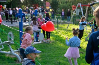 Zdjęcie do: Nowy plac zabaw i siłownia w Kramarzynach