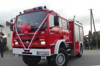 Zdjęcie do: Nowy wóz strażacki dla jednostki OSP Kramarzyny
