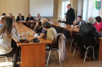 Zdjęcie do: Samorządowcy ze Sławna z wizytą w Tuchomiu