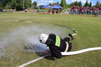 Zdjęcie nr 1 do galerii: Gminne Zawody Sportowo-Pożarnicze w Tuchomiu